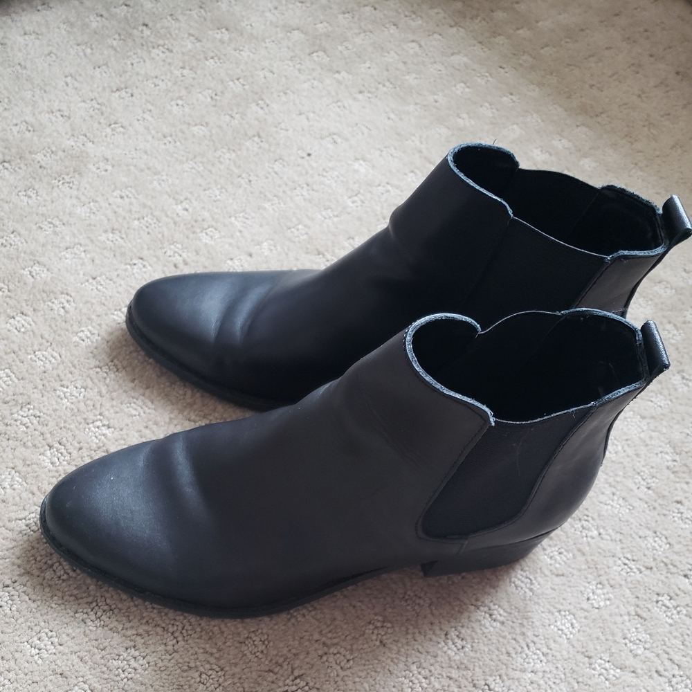 Steve Madden Leather Bootie - Picture 2 of 3